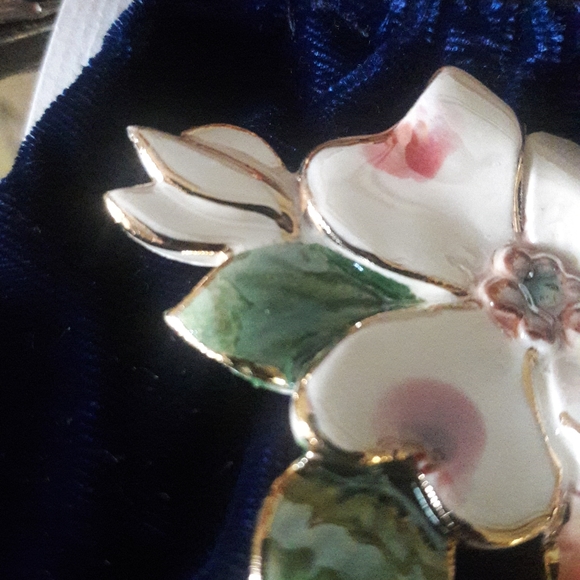 STUNNING, UNWORN "EXCLAYMATIONS, 22 K TRIM BROOCH! - Picture 10 of 13